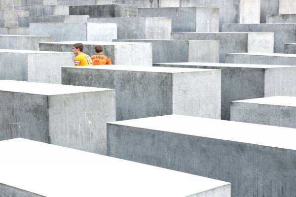 Photograph Afroditi Mavroeidi Cube Labyrinth on One Eyeland